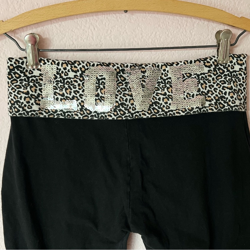 Y2K 2000s mcbling yoga pants with leopard cheetah sequins band